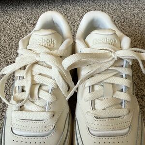 Reebok - Classic Shoes Cream